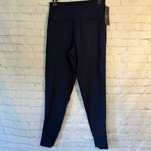 DF Dragon Fit navy leggings with pockets
